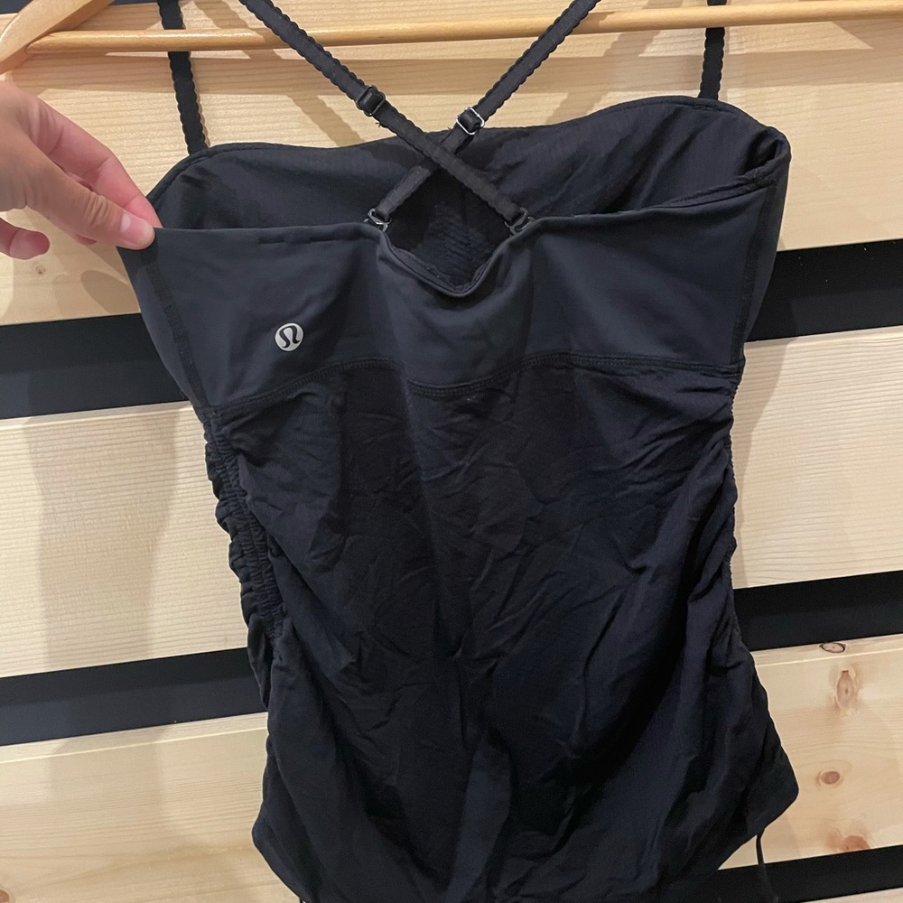 Lulu lemon top!